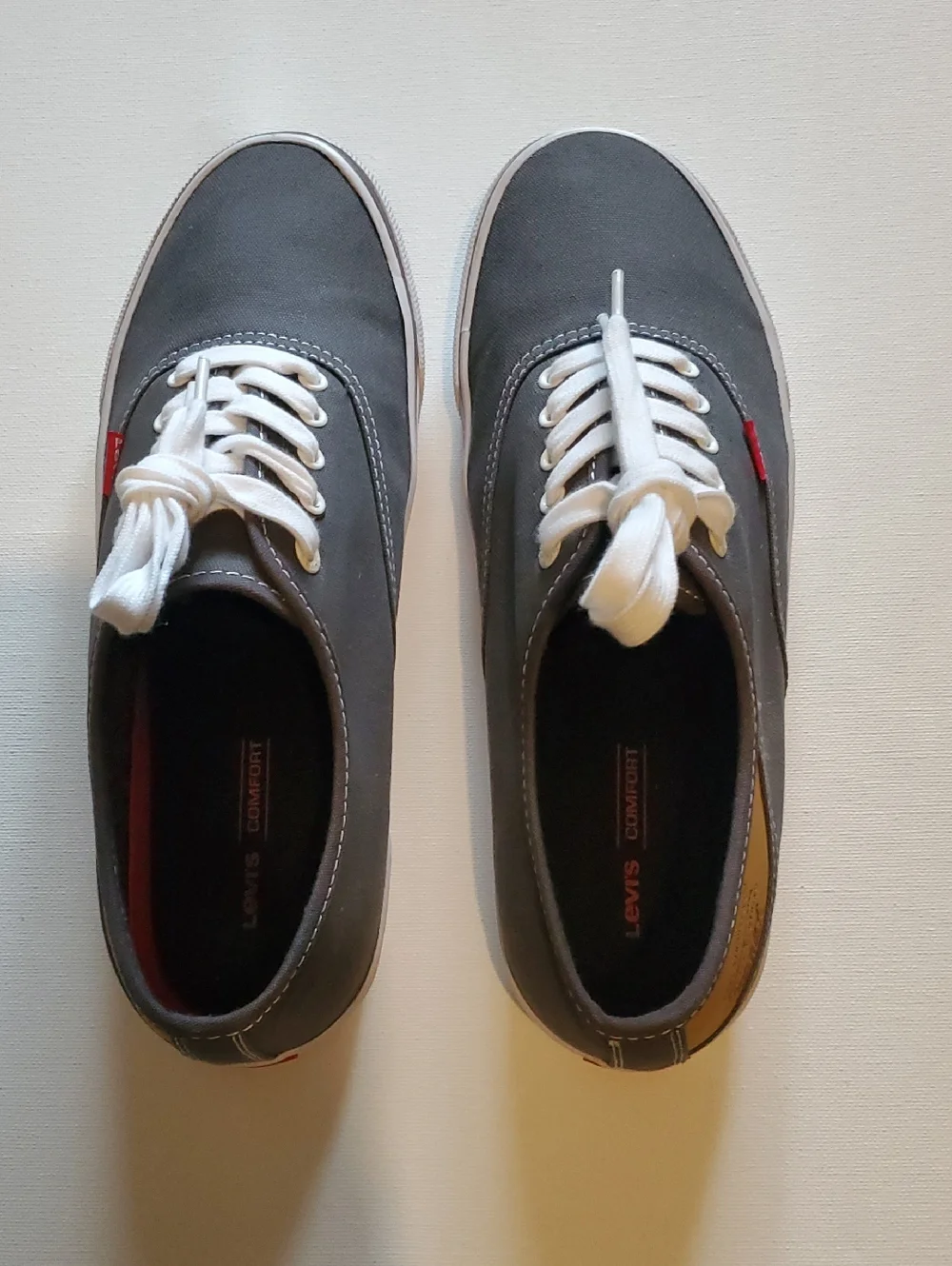 Levis Shoes - Picture 2 of 14